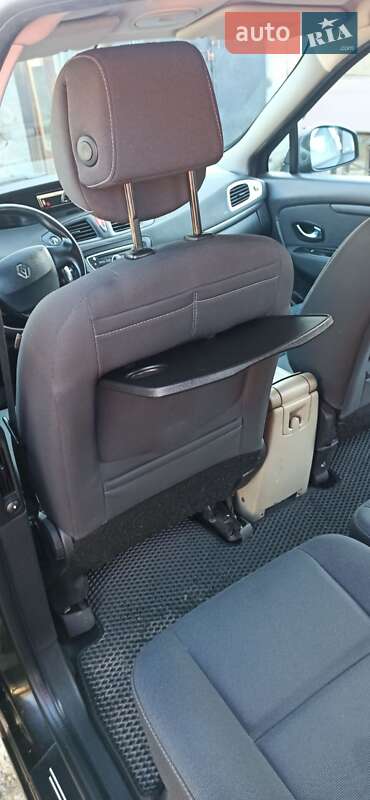 Минивэн Renault Grand Scenic 2010 в Буске