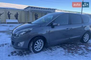 Минивэн Renault Grand Scenic 2010 в 
