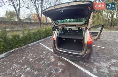 Минивэн Renault Grand Scenic 2009 в 