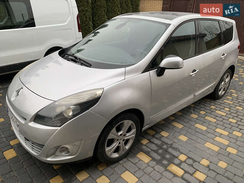 Минивэн Renault Grand Scenic 2010 в 