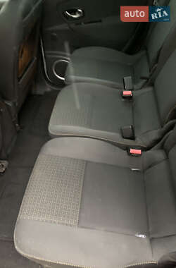 Минивэн Renault Grand Scenic 2010 в 