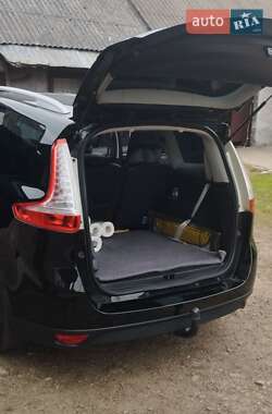 Минивэн Renault Grand Scenic 2012 в 