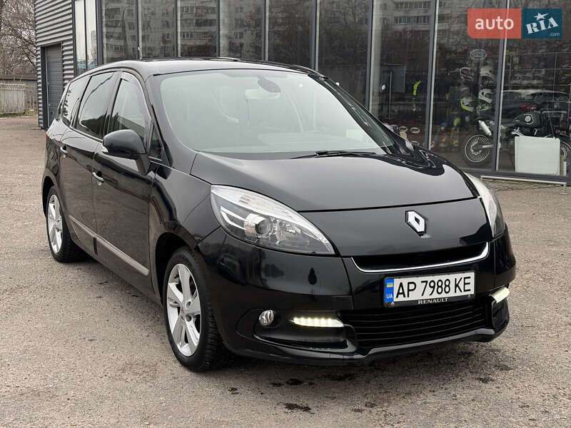 Минивэн Renault Grand Scenic 2012 в 