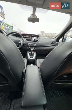 Минивэн Renault Grand Scenic 2012 в 