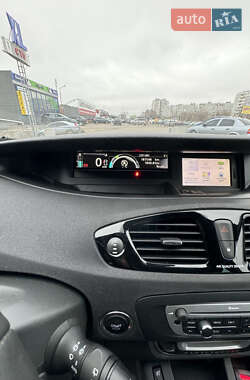 Минивэн Renault Grand Scenic 2012 в 