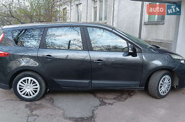 Минивэн Renault Grand Scenic 2009 в 