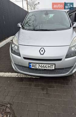 Renault Grand Scenic 2011