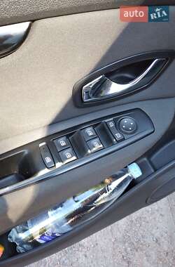 Минивэн Renault Grand Scenic 2012 в 