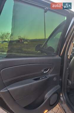 Минивэн Renault Grand Scenic 2013 в 