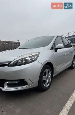 Renault Grand Scenic 2013