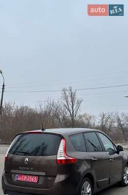 Минивэн Renault Grand Scenic 2011 в 