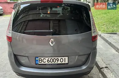 Renault Grand Scenic 2013