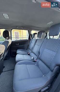 Минивэн Renault Grand Scenic 2009 в 