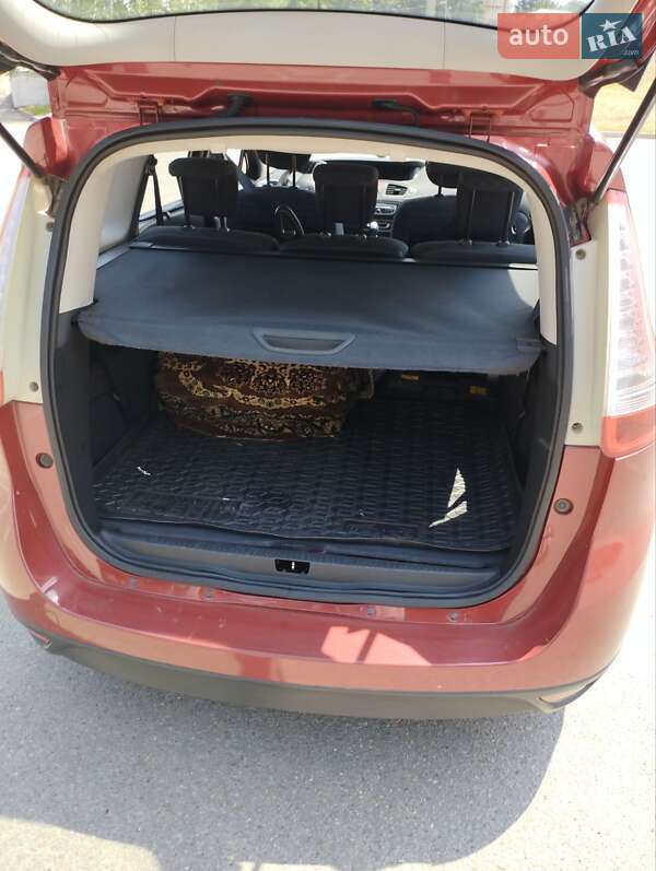 Минивэн Renault Grand Scenic 2010 в Александрие