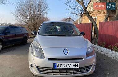 Минивэн Renault Grand Scenic 2011 в 
