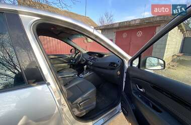 Минивэн Renault Grand Scenic 2011 в 