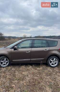 Минивэн Renault Grand Scenic 2010 в Буске