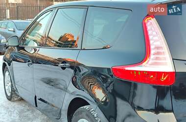 Минивэн Renault Grand Scenic 2011 в 