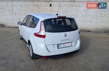 Минивэн Renault Grand Scenic 2012 в 