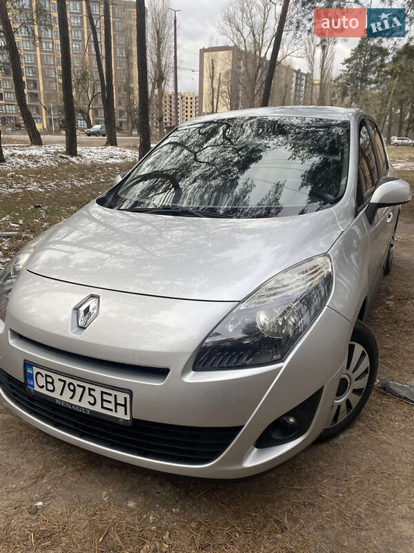 Мінівен Renault Grand Scenic 2010 в Чернігові