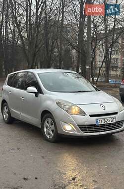 Renault Grand Scenic 2011