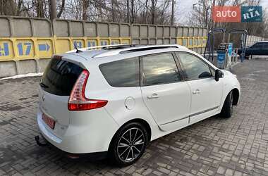Минивэн Renault Grand Scenic 2013 в 
