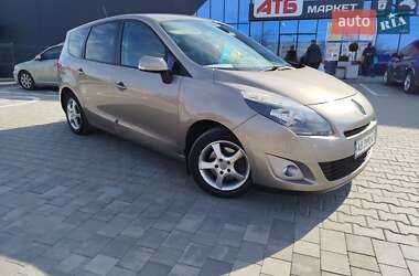Renault Grand Scenic 2011