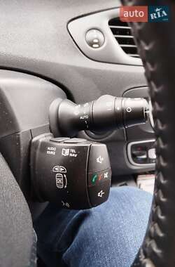 Минивэн Renault Grand Scenic 2011 в 