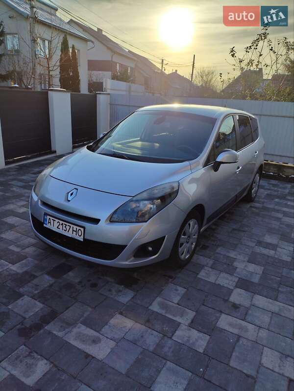 Renault Grand Scenic 2010