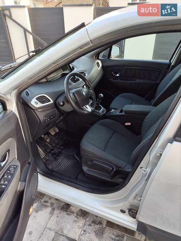 Минивэн Renault Grand Scenic 2010 в Ивано-Франковске фото 12 Минивэн Renault Grand Scenic 2010 в Ивано-Франковске