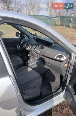 Минивэн Renault Grand Scenic 2012 в 