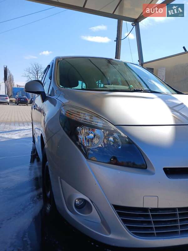 Мінівен Renault Grand Scenic 2010 в Хотині
