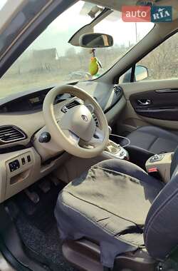 Минивэн Renault Grand Scenic 2011 в 