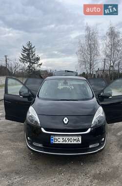 Минивэн Renault Grand Scenic 2012 в 
