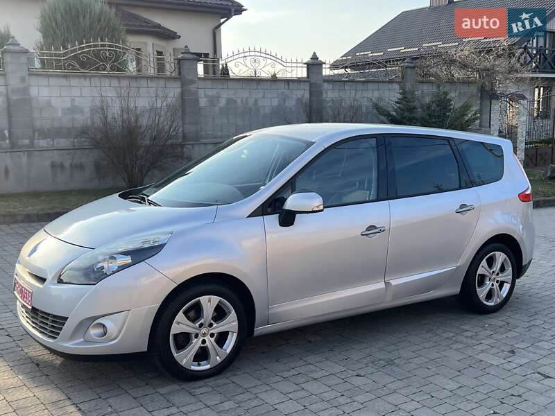 Минивэн Renault Grand Scenic 2009 в 