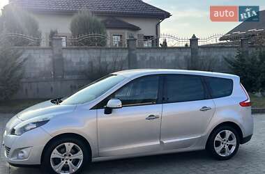 Минивэн Renault Grand Scenic 2009 в 