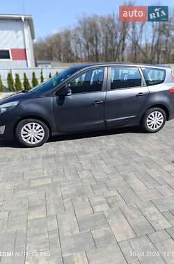 Минивэн Renault Grand Scenic 2010 в 