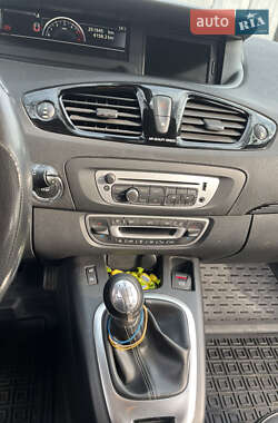 Минивэн Renault Grand Scenic 2013 в 