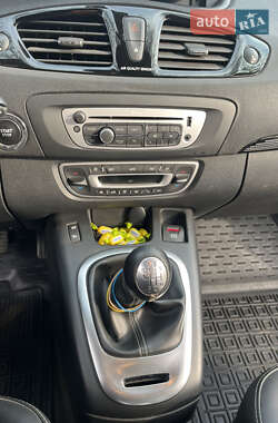 Минивэн Renault Grand Scenic 2013 в 