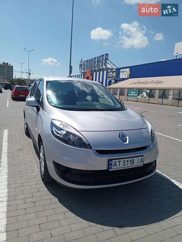 Renault Grand Scenic 2012