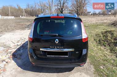 Минивэн Renault Grand Scenic 2013 в 