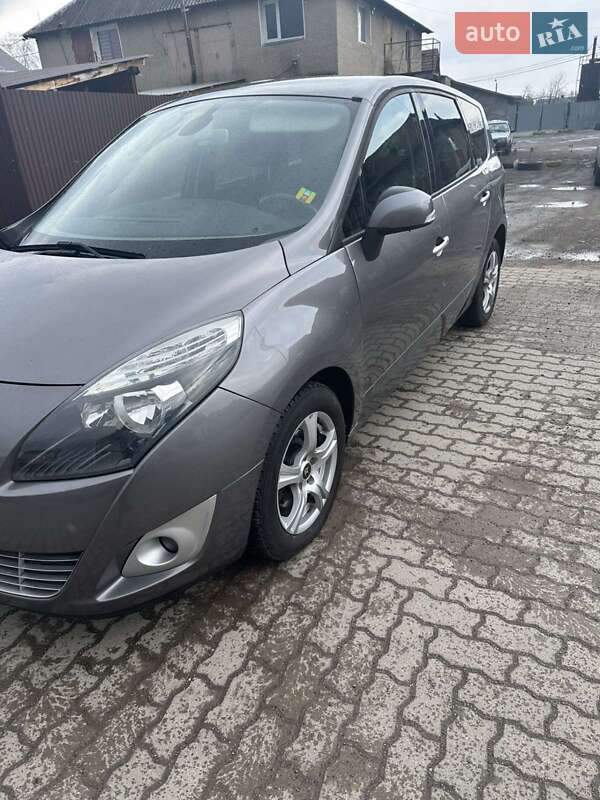 Мінівен Renault Grand Scenic 2011 в Калуші фото 24 Мінівен Renault Grand Scenic 2011 в Калуші