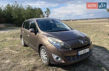 Минивэн Renault Grand Scenic 2009 в 