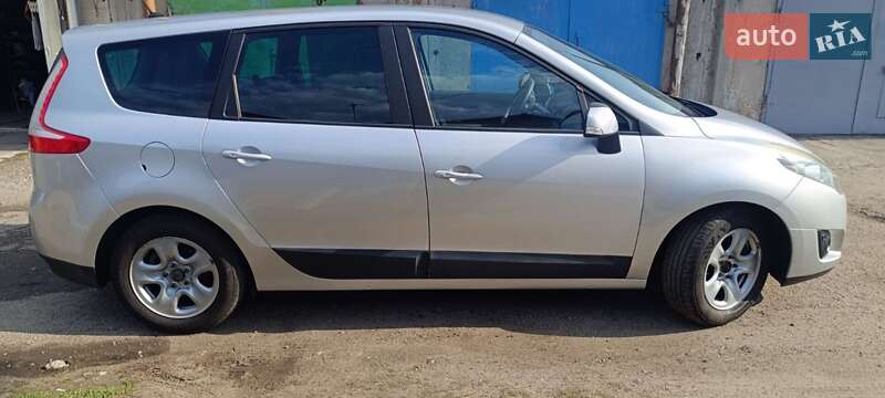 Минивэн Renault Grand Scenic 2009 в Кременчуге