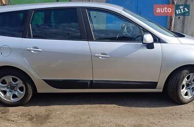 Минивэн Renault Grand Scenic 2009 в 