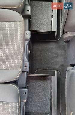 Минивэн Renault Grand Scenic 2011 в 