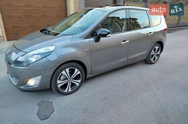 Минивэн Renault Grand Scenic 2011 в 