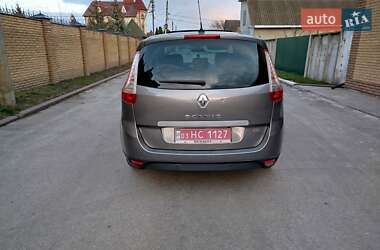 Минивэн Renault Grand Scenic 2011 в 