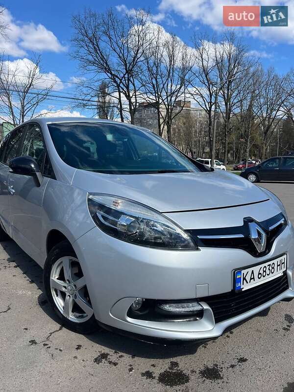 Минивэн Renault Grand Scenic 2013 в 