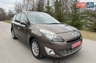Мінівен Renault Grand Scenic 2011 в 